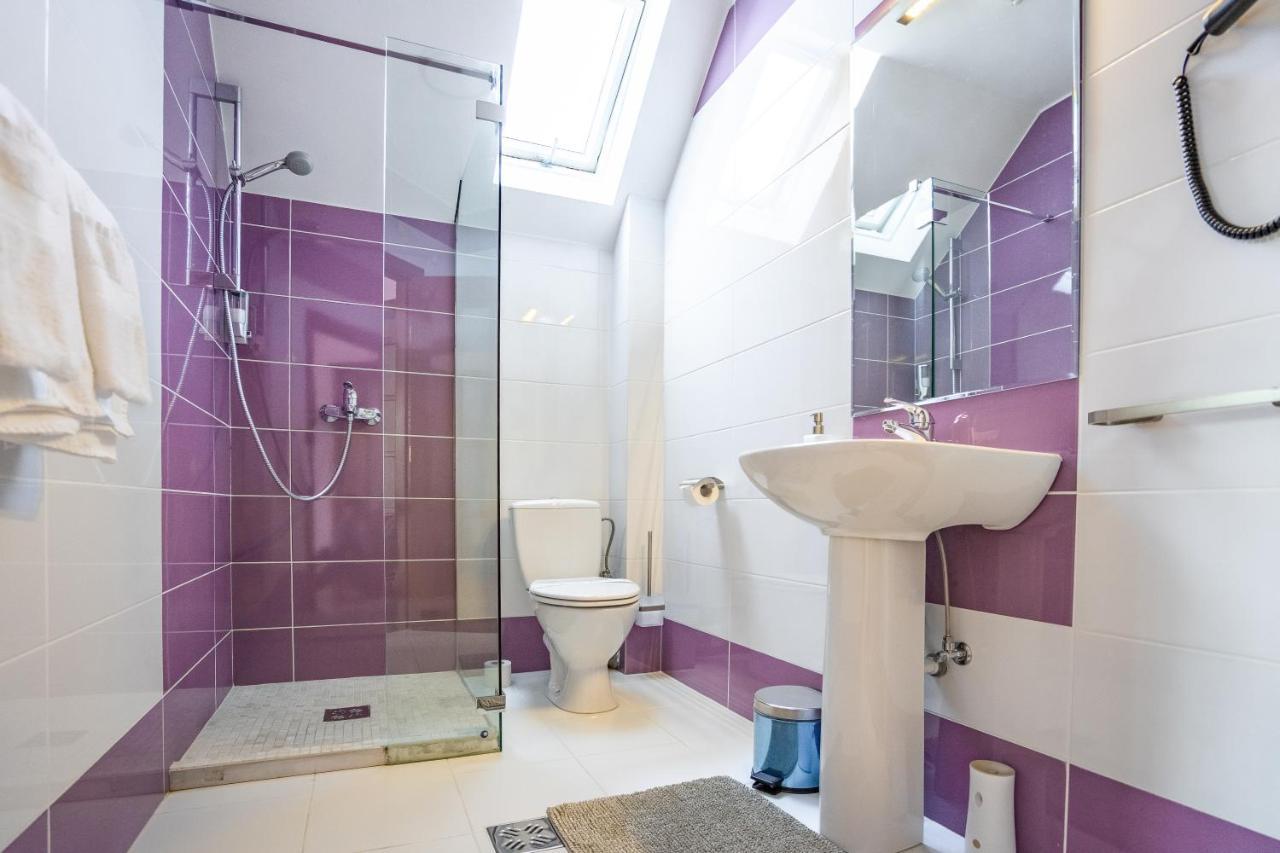 Roots Villa Redwood براشوف المظهر الخارجي الصورة