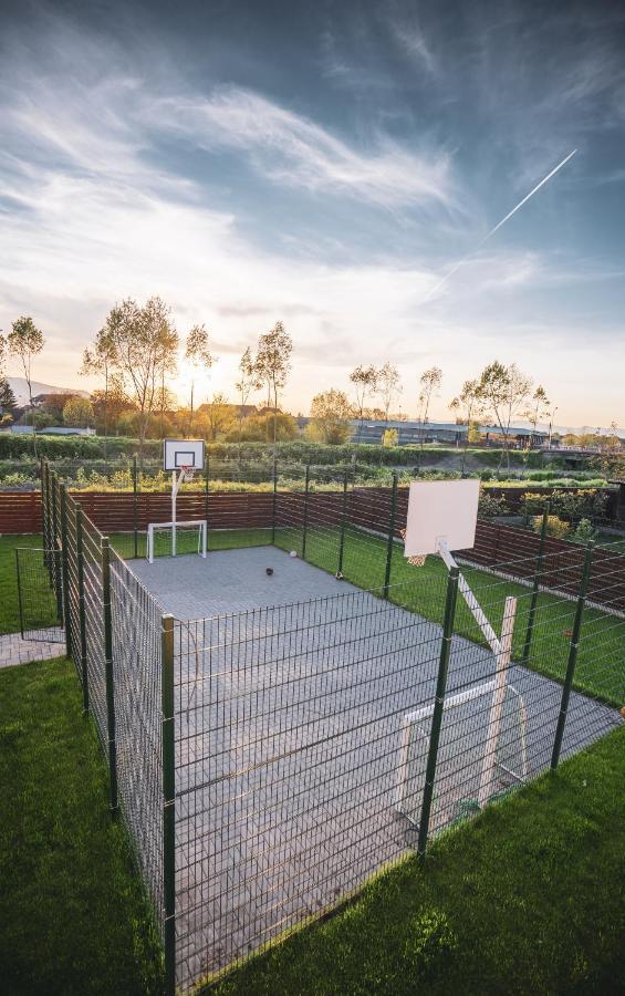 Roots Villa Redwood براشوف المظهر الخارجي الصورة