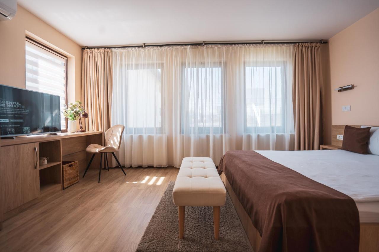 Roots Villa Redwood براشوف المظهر الخارجي الصورة