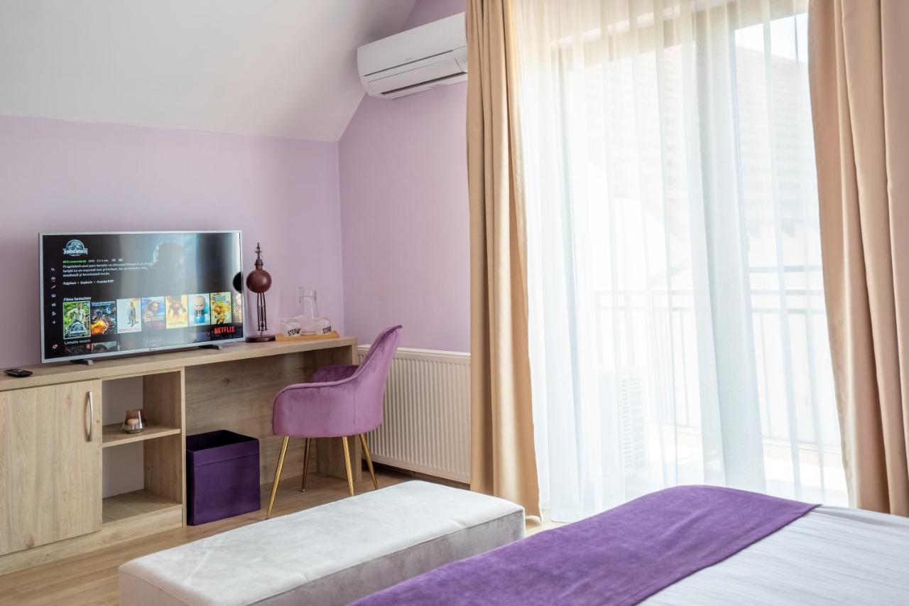 Roots Villa Redwood براشوف المظهر الخارجي الصورة