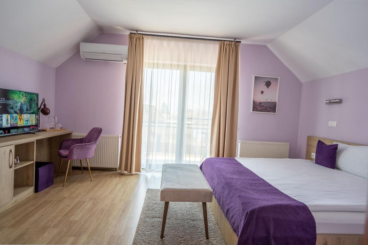 Roots Villa Redwood براشوف المظهر الخارجي الصورة
